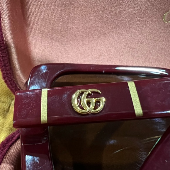 Gucci frames with case, prescription lens in frames can be replaced - Picture 3 of 6